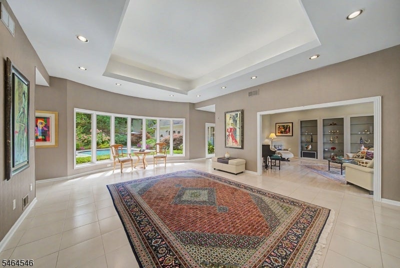 38 N Ridge Rd