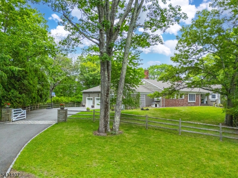 724 Ridge Rd
