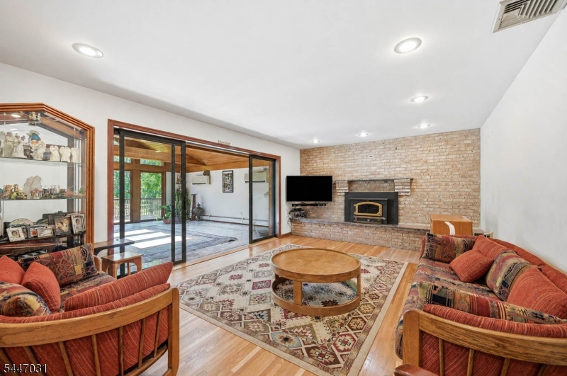 351 Ridge Rd