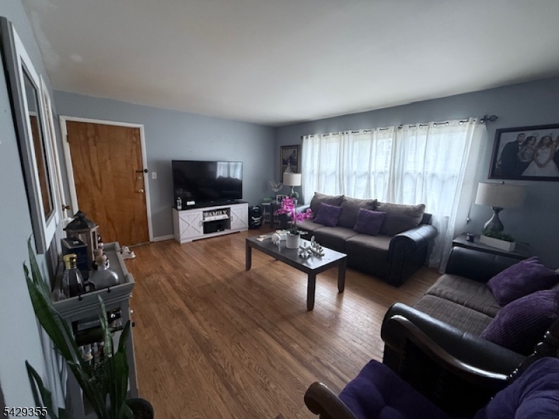 220 Centre St 2