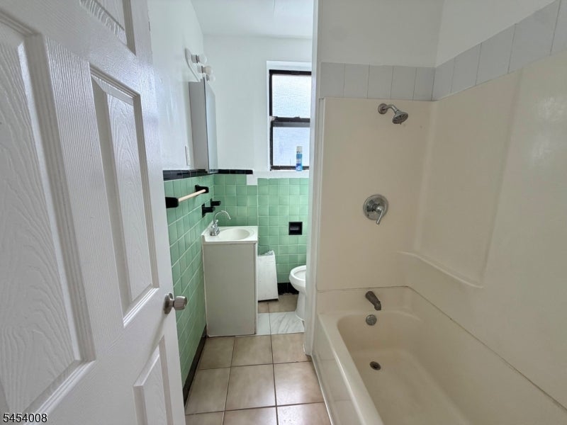 94 S Munn Ave 43