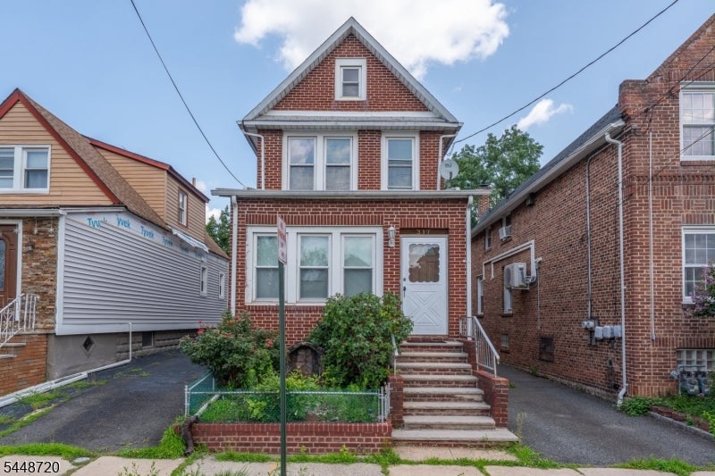 317 Mitchell Ave