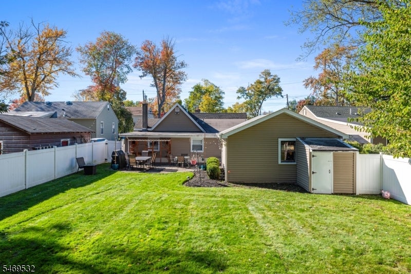62 Lake Shore Dr