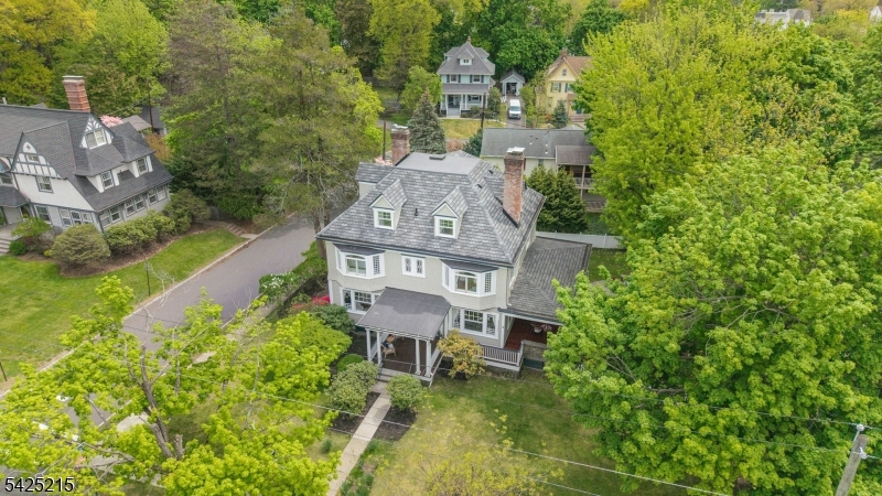 375 Up Mountain Avenue