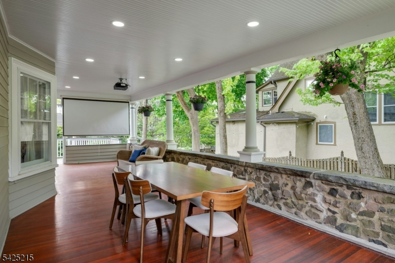 375 Up Mountain Avenue