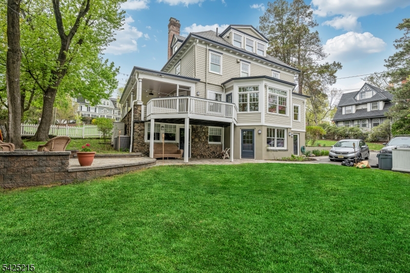 375 Up Mountain Avenue