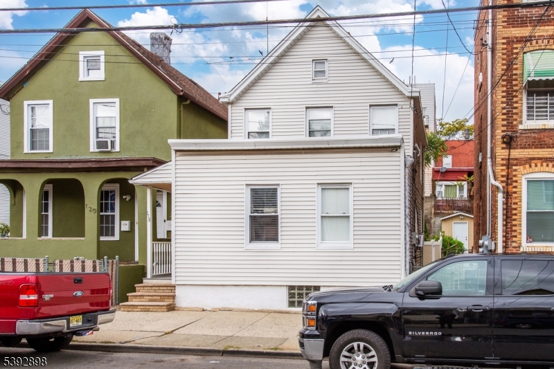 118 Lake Ave