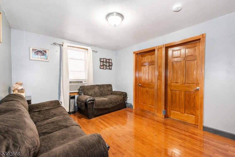 118 Lake Ave