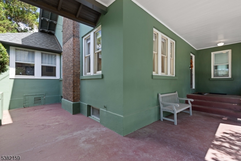 335 Orchard Ter