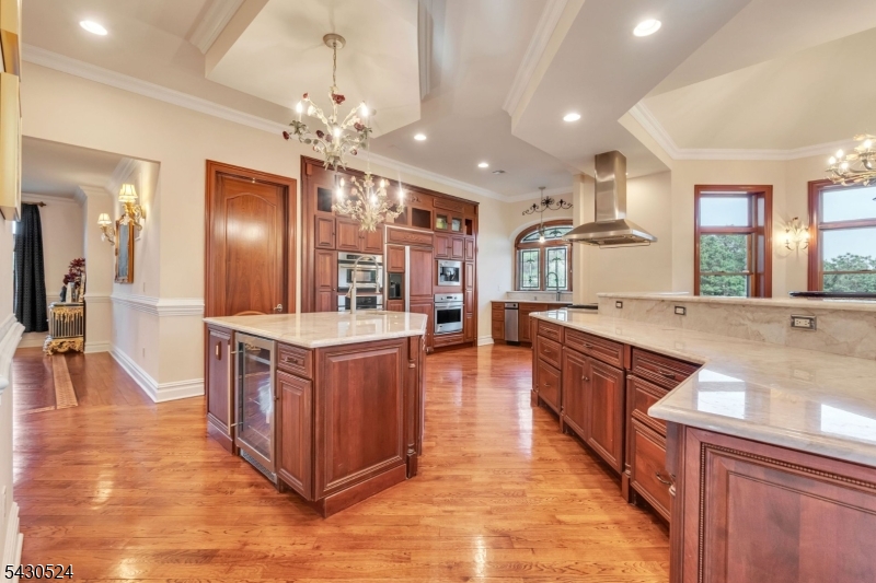 37 Robbins Rd