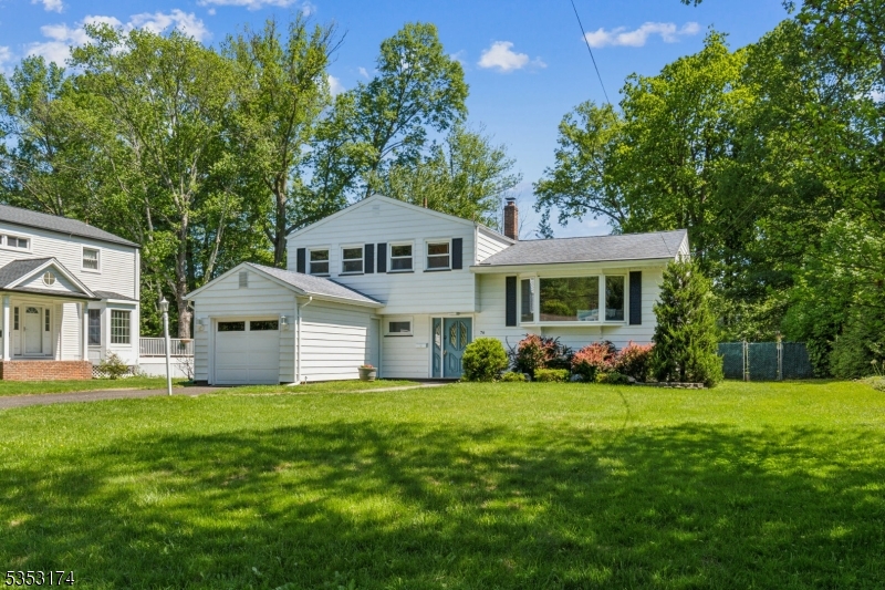 76 Briarwood Dr E