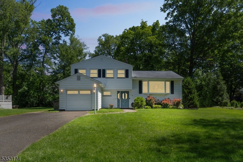 76 Briarwood Dr E