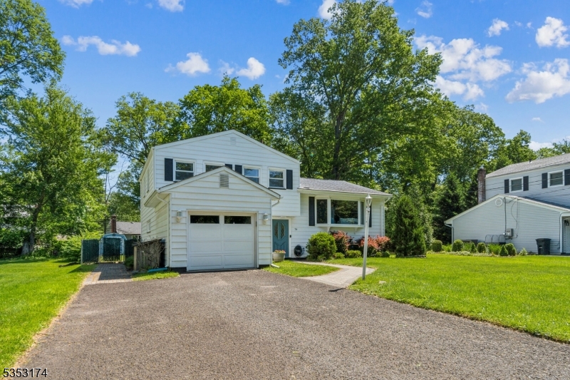 76 Briarwood Dr E