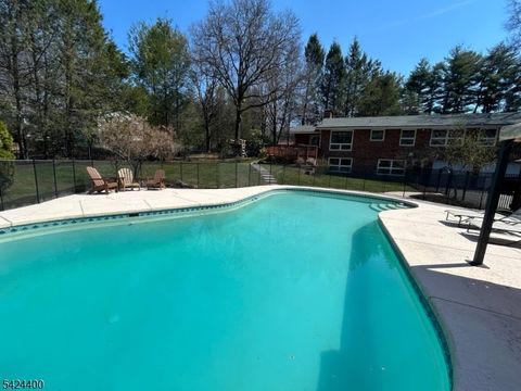 259 Long Meadow Rd Kinnelon Boro NJ 07405