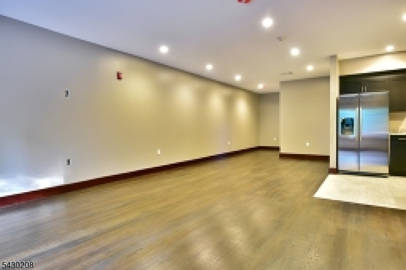 8 White Hall Rd 4