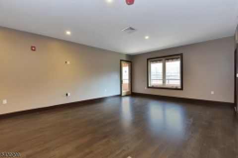 8 White Hall Rd 4 Montville Twp. NJ 07082