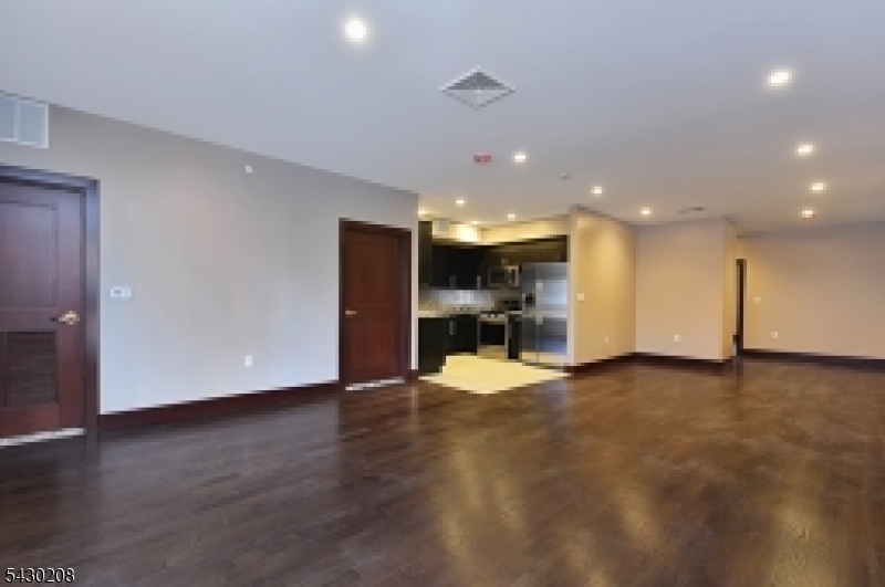 8 White Hall Rd 4