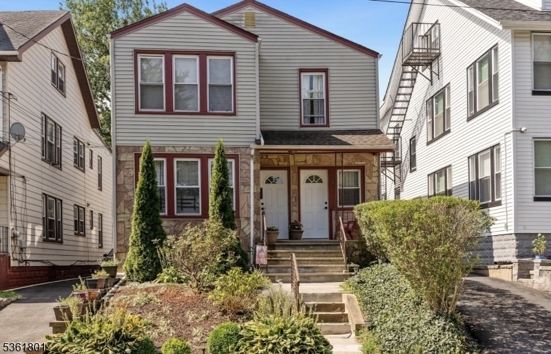 202 Oxford St 1