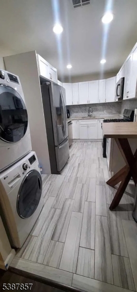 54 W Cherry St 101