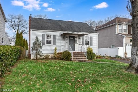 348 Roosevelt Ln Kenilworth Boro NJ 07033