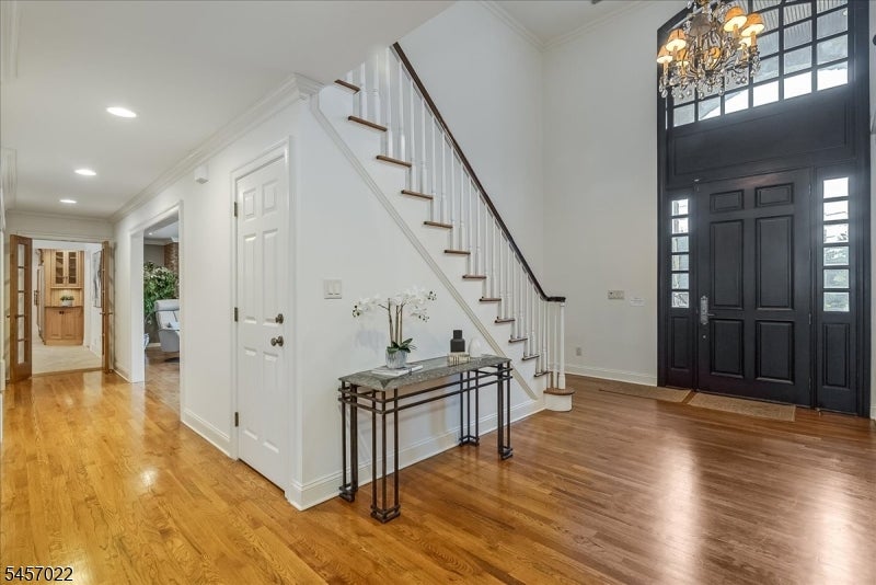 25 Notch Hill Dr