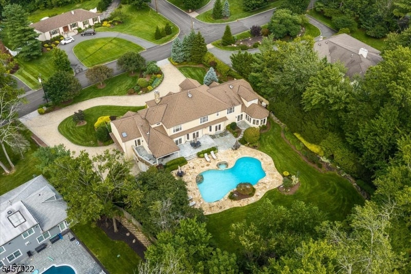 25 Notch Hill Dr