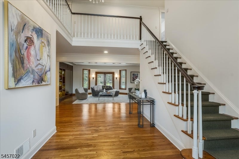 25 Notch Hill Dr