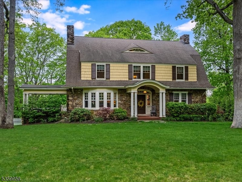 32 Rensselaer Rd