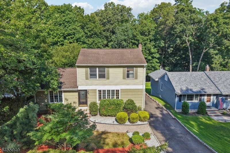89 Minnehaha Blvd