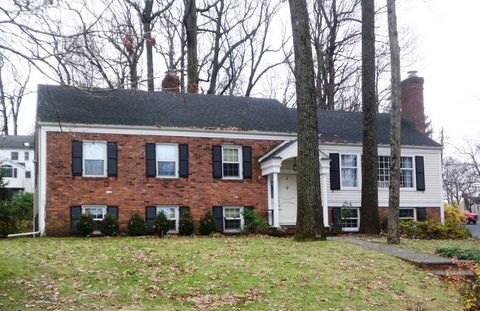 132 Park Ave East Rutherford Boro NJ 07073