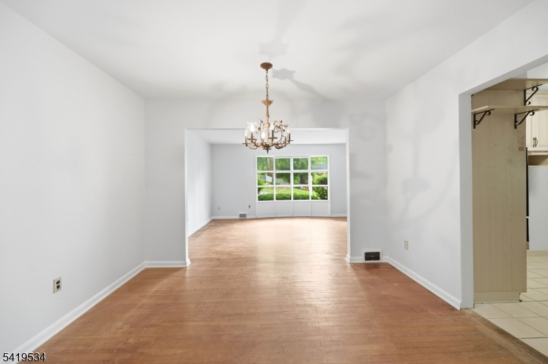27 Knollwood Rd