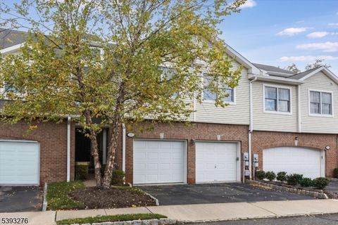 Photo of 35 Waldeck Ct, West Orange, NJ 07052 (MLS # 3995288)