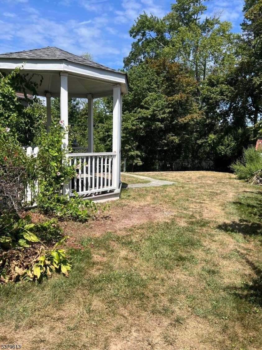 7 Wildrose Rd