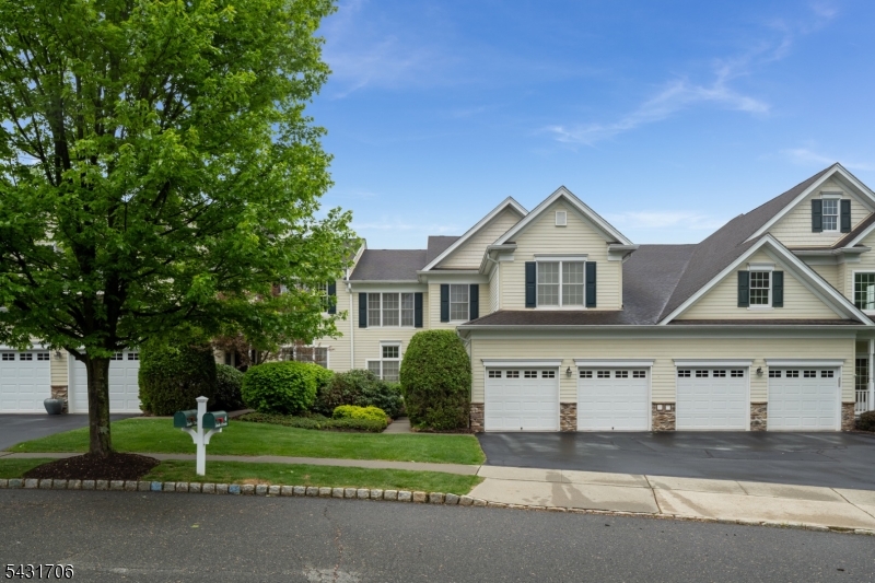 4 Jade Cir