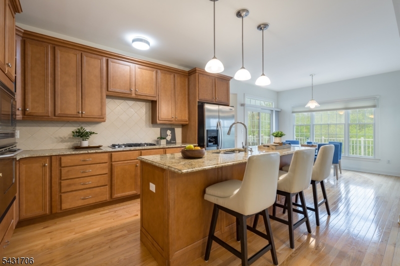 4 Jade Cir