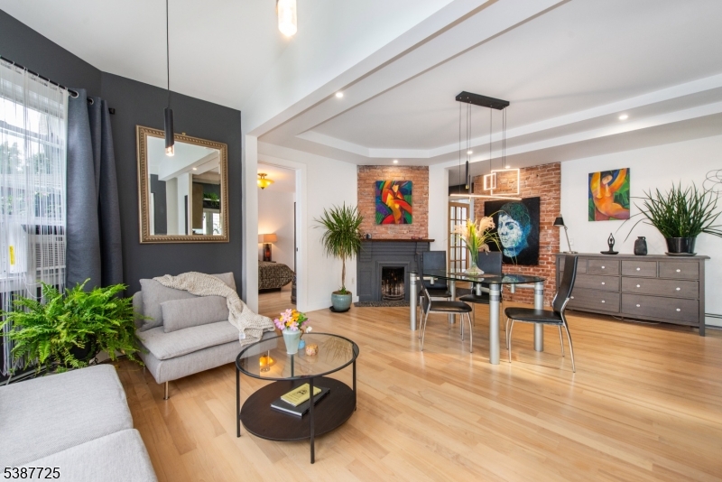 21 Forest St