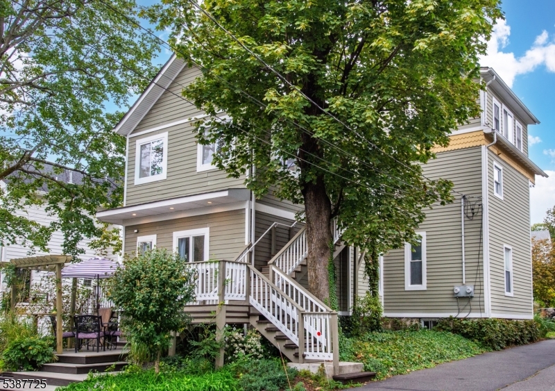 21 Forest St