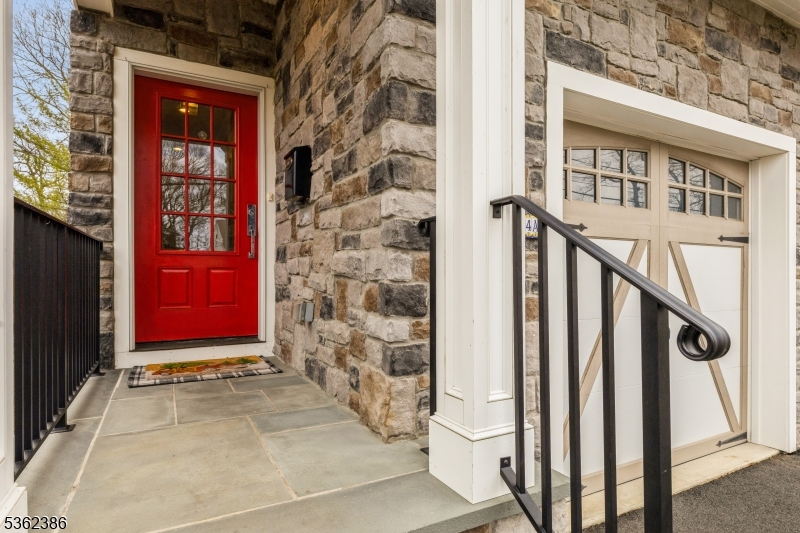 24 Gates Ave A