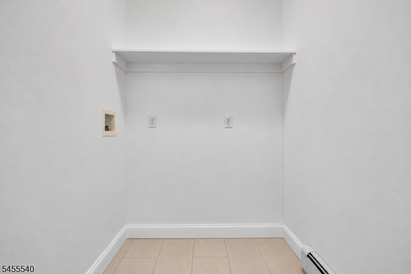 520 W Grand Ave