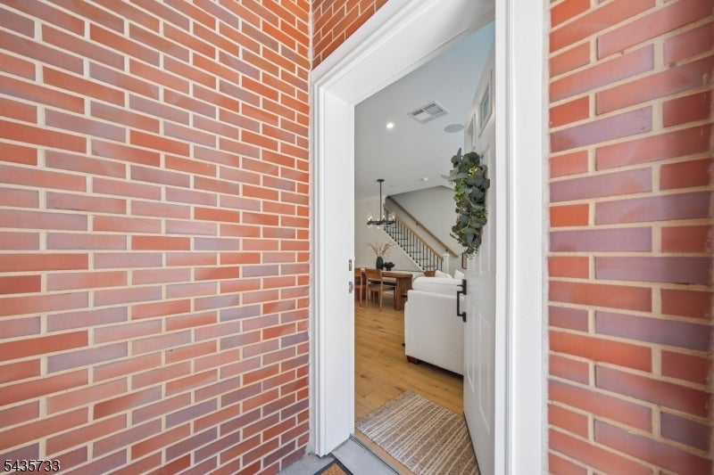9 Farrand St