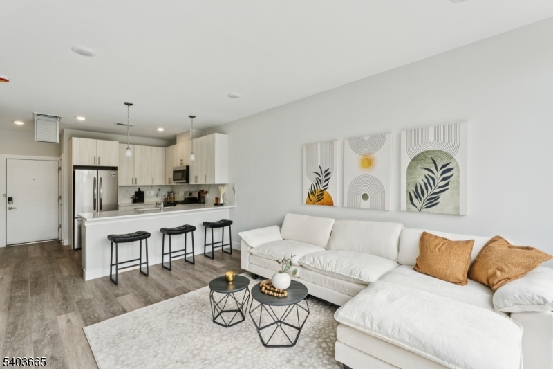 140 W Webster Ave 124