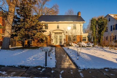 631 Union Ave Elizabeth City NJ 07208