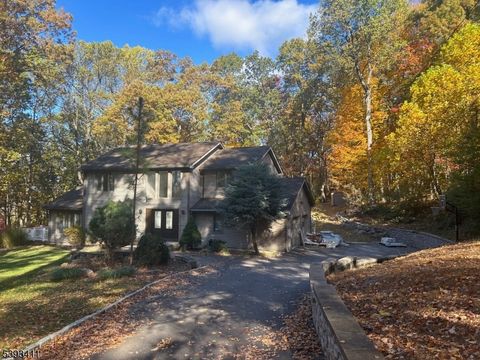 Photo of 102 Drakestown Rd, Mount Olive, NJ 07840 (MLS # 3994991)