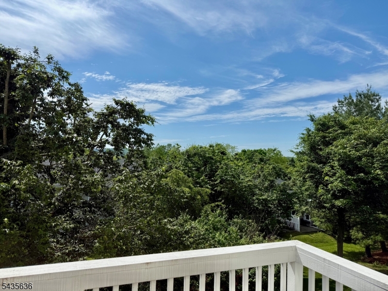 2107 Middlefield Ct