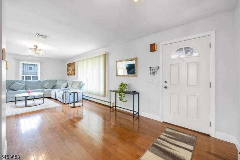7 Henoch Ave