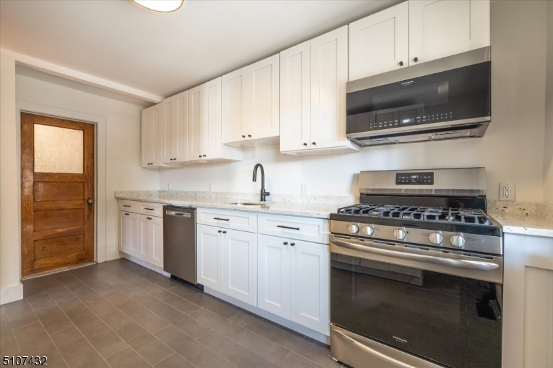 157 Forest St 1
