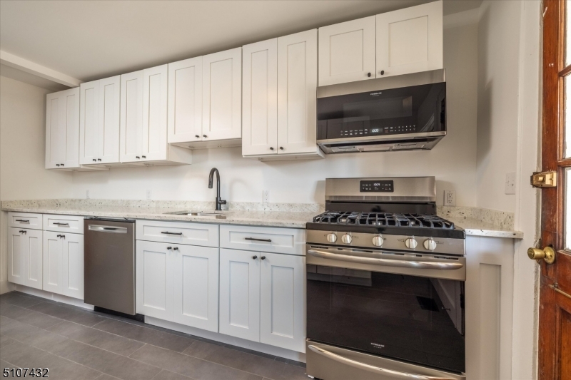 157 Forest St 1
