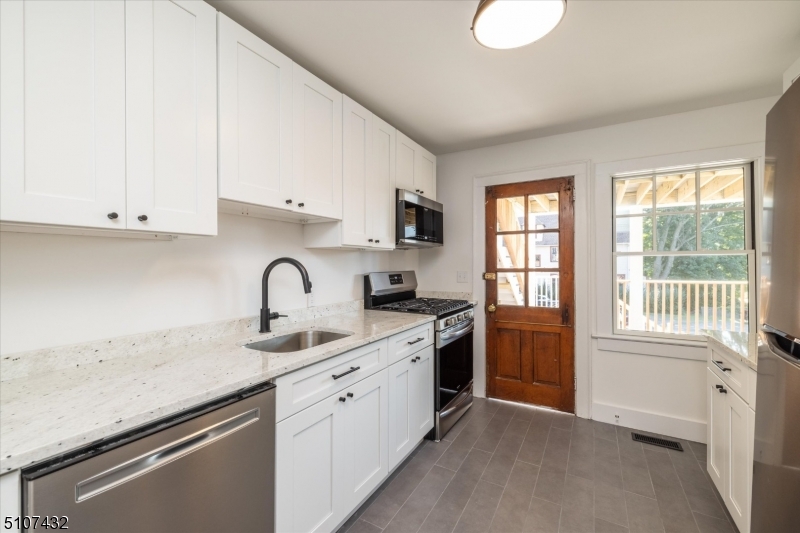 157 Forest St 1