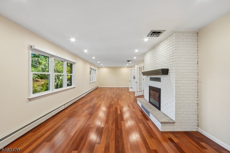 24 Speir Dr