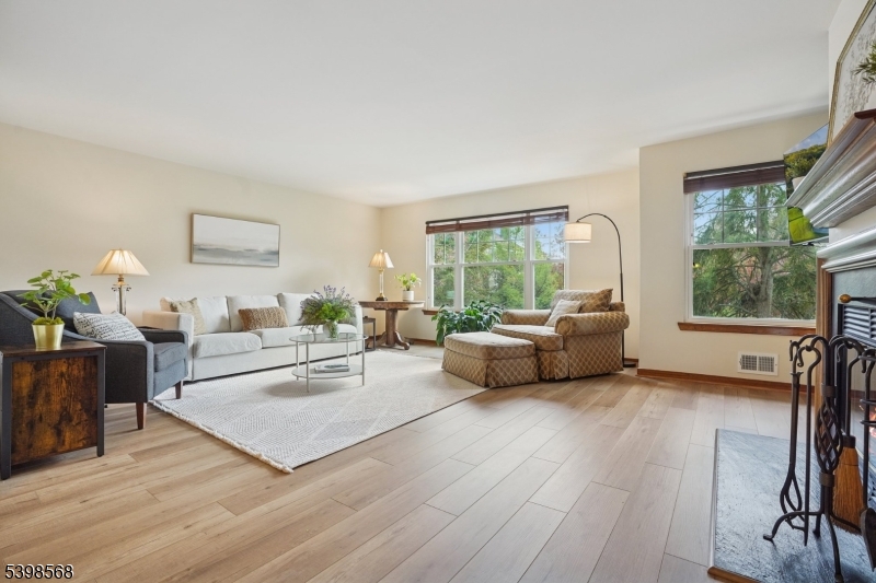 356 Greenfield Rd 356